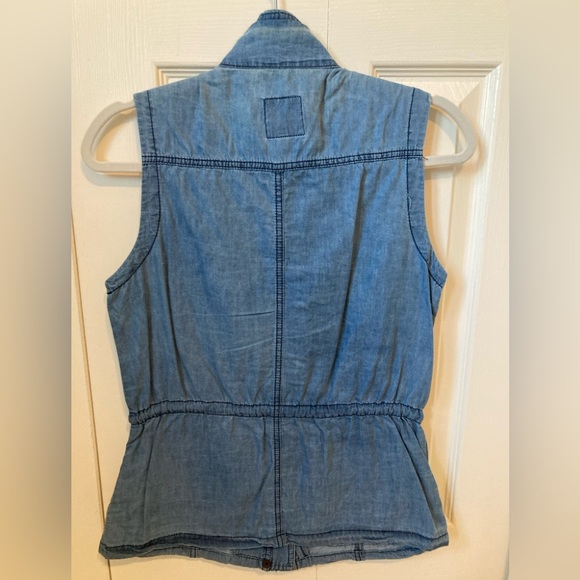 Candie’s Chambray Eyelet Vest - Picture 4 of 4